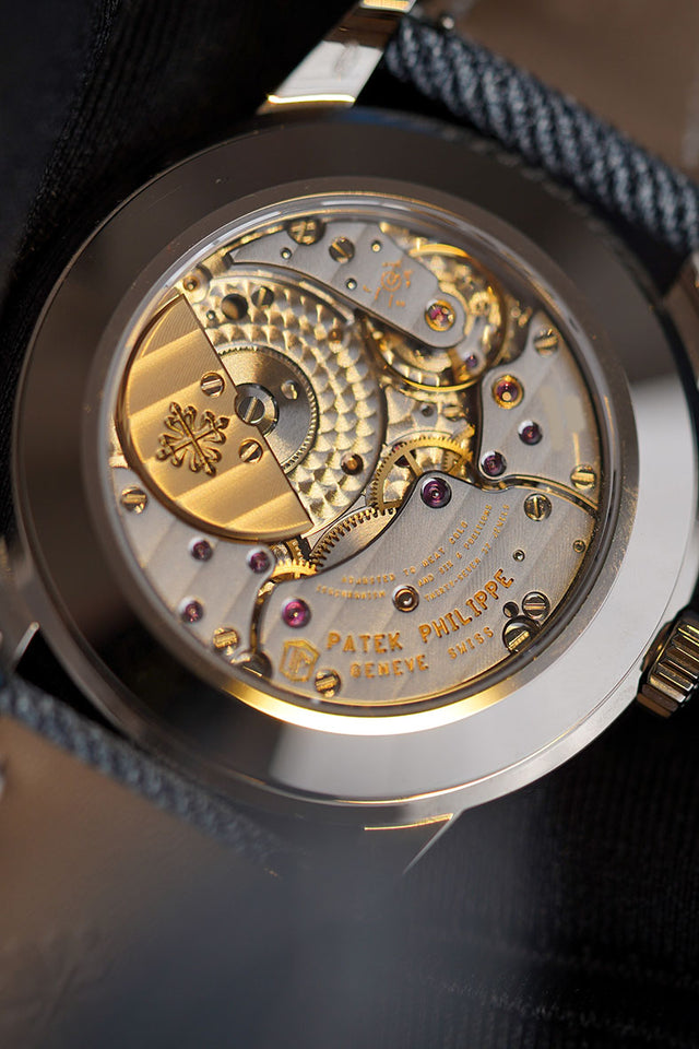 Patek Philippe Complications World Time 5330G-001 “Jeans” – 40 mm White Gold Men’s Watch with Blue Denim-Style Dial