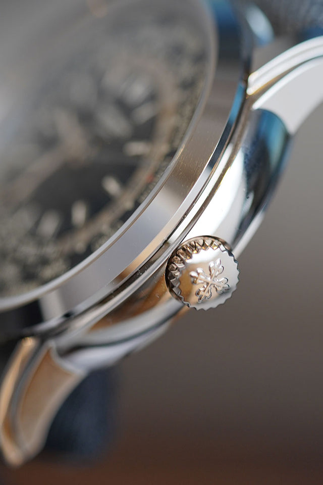 Patek Philippe Complications World Time 5330G-001 “Jeans” – 40 mm White Gold Men’s Watch with Blue Denim-Style Dial