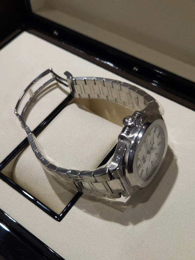 Patek Philippe 5726/1A-010 white dial