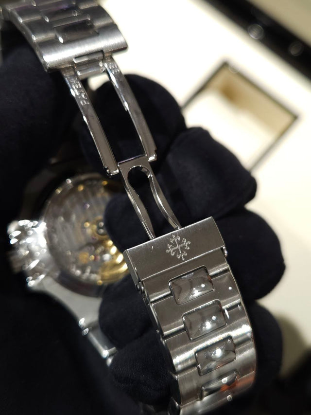 buckle of Patek Philippe 5726/1A-010 white dial